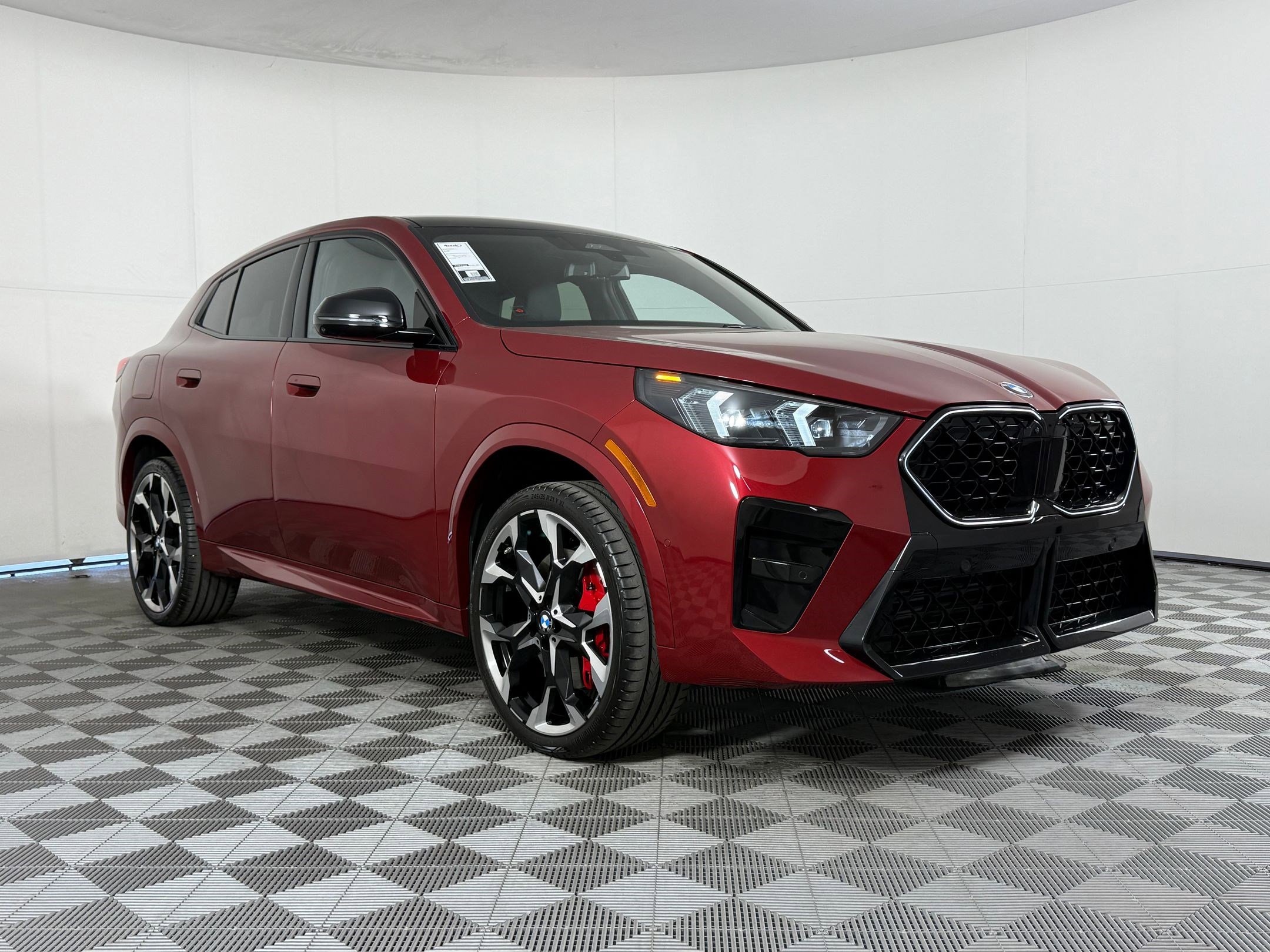 Used 2025 BMW X2 xDrive28i w/ Premium Package image 7