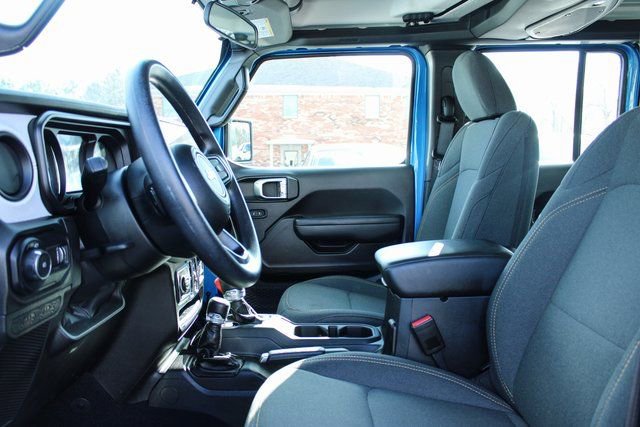 Used 2025 Jeep Wrangler Sport image 11