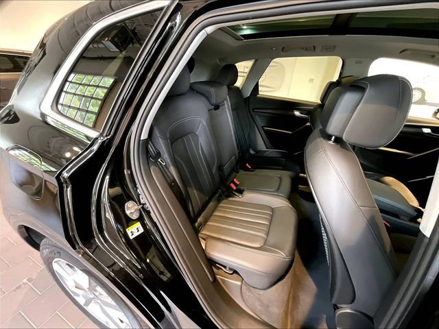 Used 2023 Audi Q5 Premium w/ Convenience Package AWD/4WD image 24