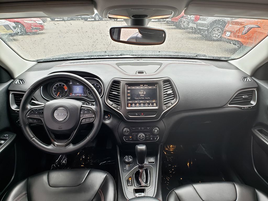 Used 2019 Jeep Cherokee Trailhawk image 13