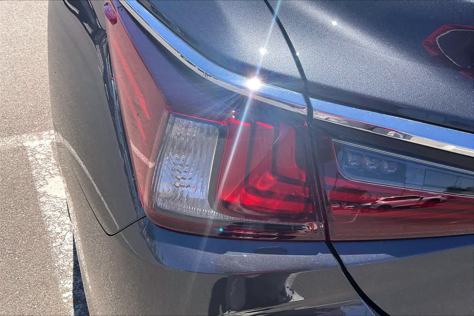 Used 2025 Lexus ES 350 w/ Accessory Package (P3) FWD image 27