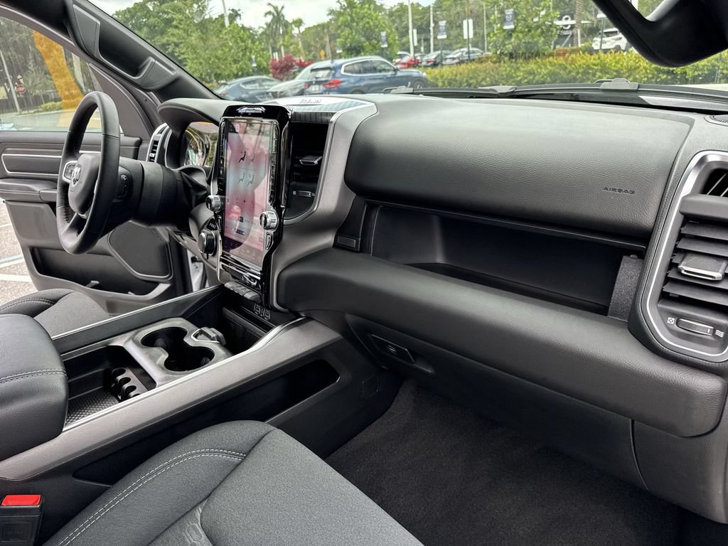 Used 2025 RAM 1500 Big Horn AWD/4WD image 32
