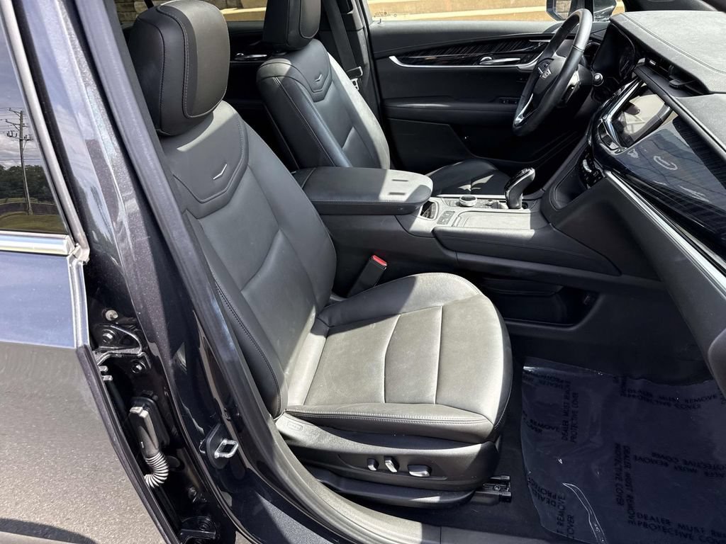 Used 2023 Cadillac XT6 Premium Luxury w/ Technology Package AWD/4WD image 7