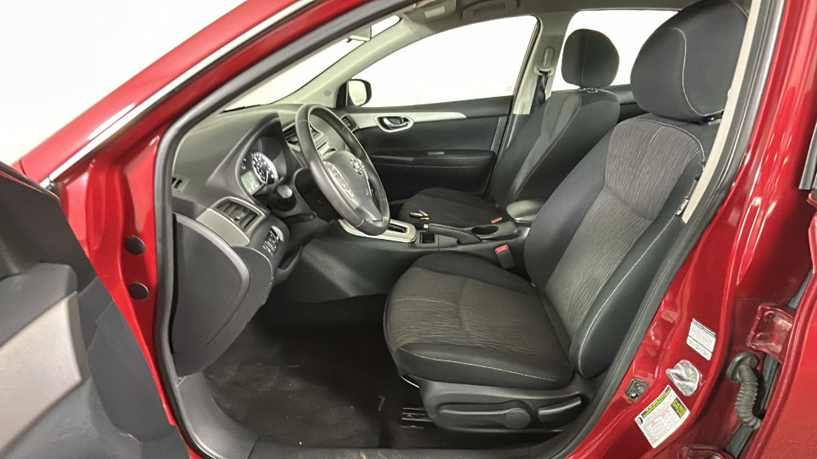 Used 2015 Nissan Sentra SV FWD image 14