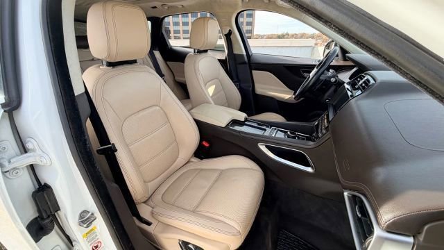 Used 2019 Jaguar F-PACE Prestige image 19