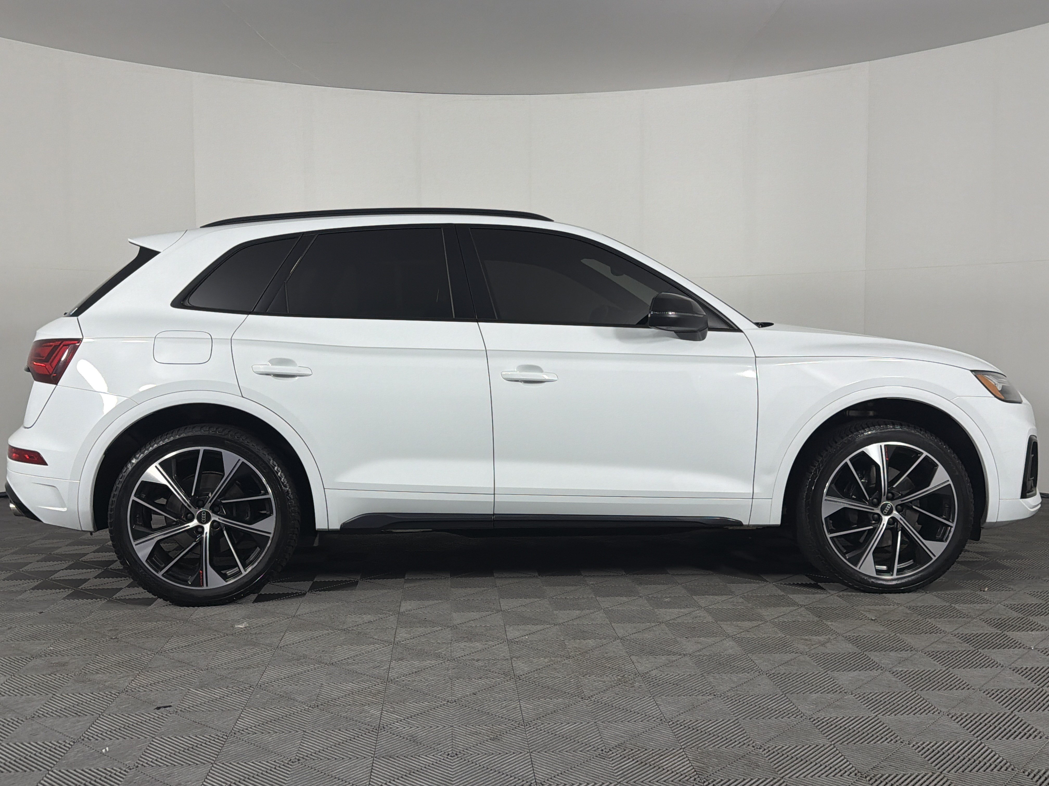 Used 2021 Audi SQ5 Premium Plus w/ Premium Plus Package AWD/4WD image 30