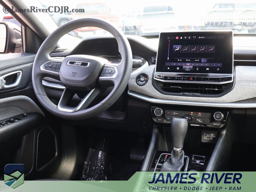 Used 2024 Jeep Compass Sport image 13