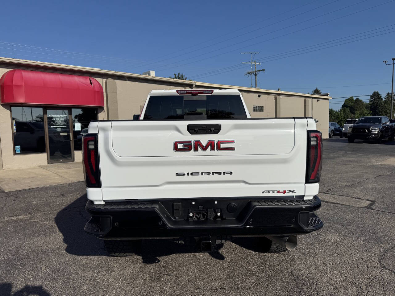 Used 2026 GMC Sierra 2500 AT4X AWD/4WD image 4