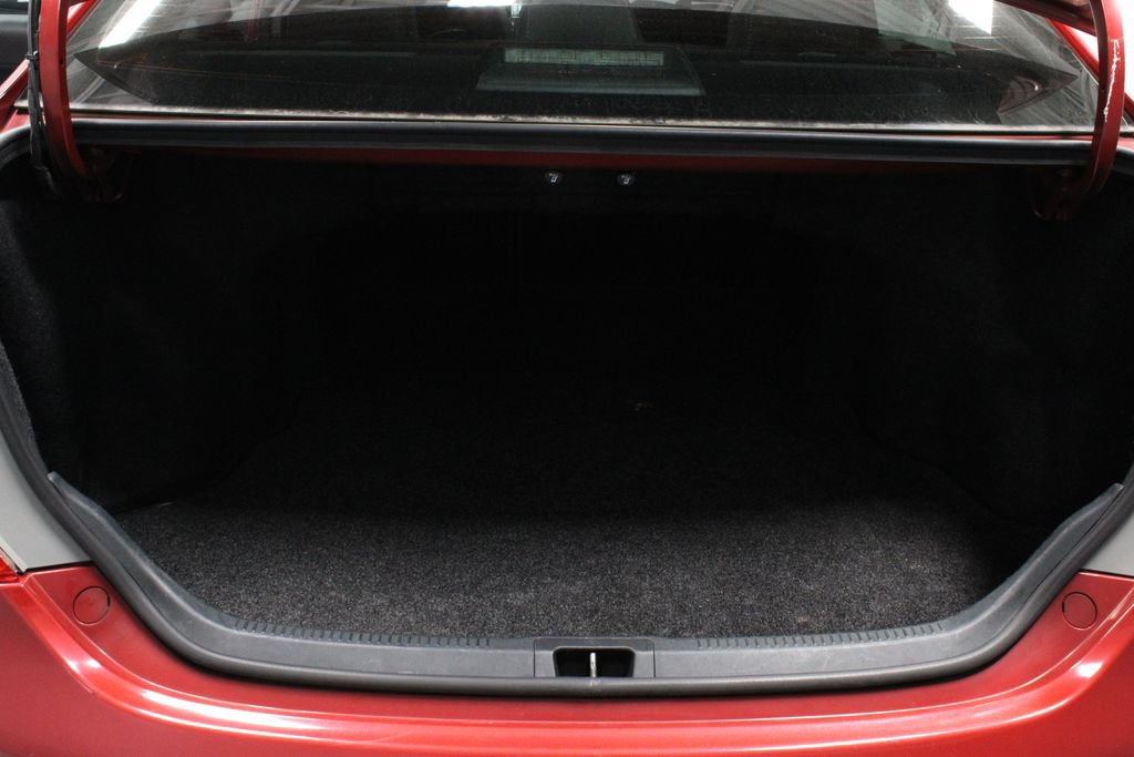Used 2012 Toyota Camry SE FWD image 9
