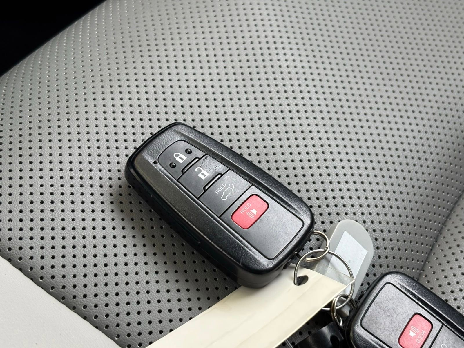 Used 2023 Toyota RAV4 Limited AWD/4WD image 27