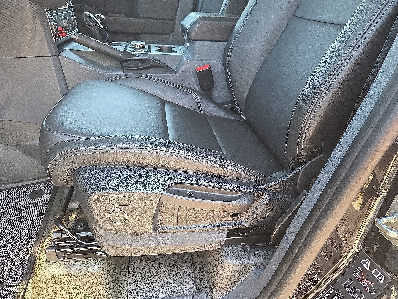 Used 2024 INEOS Grenadier Station Wagon AWD/4WD image 21