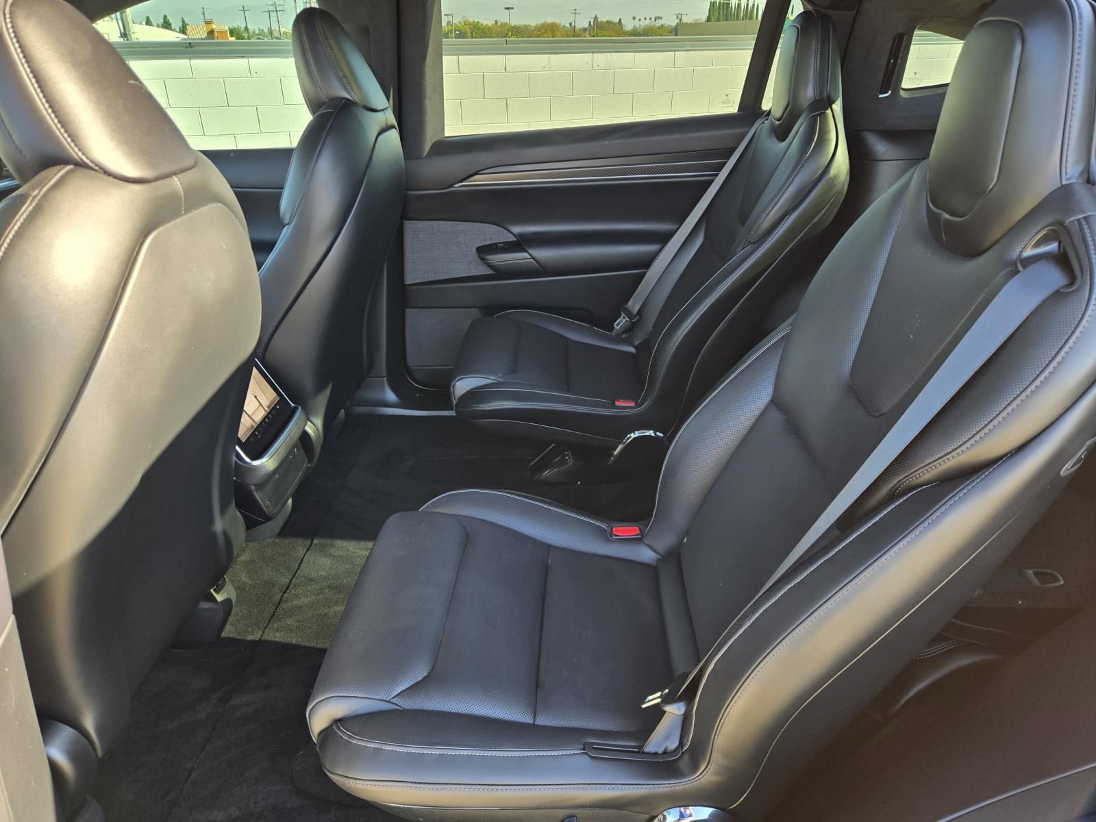 Used 2022 Tesla Model X Plaid image 21