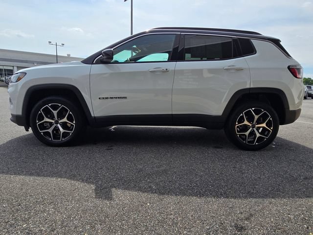 Used 2026 Jeep Compass Limited AWD/4WD image 30