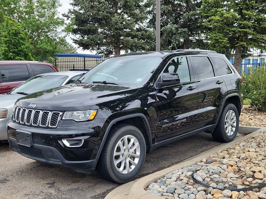 Used 2021 Jeep Grand Cherokee Laredo X AWD/4WD image 3