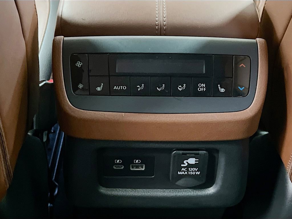 Used 2024 Nissan Pathfinder Platinum w/ Black Appearance Package image 27