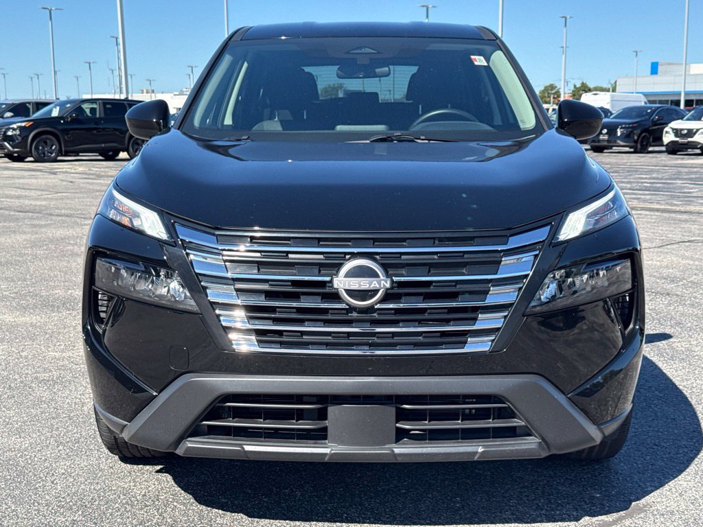 Certified 2026 Nissan Rogue SV AWD/4WD image 3