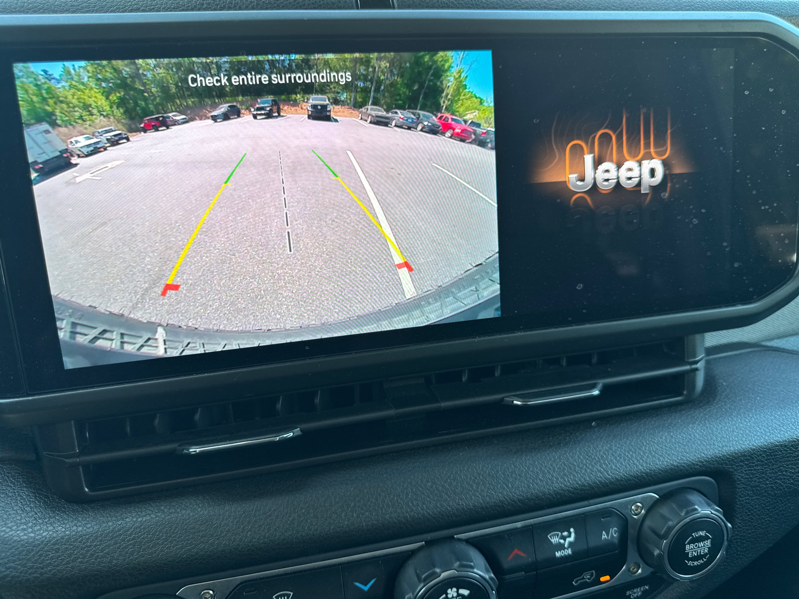 Used 2025 Jeep Wrangler Willys image 26