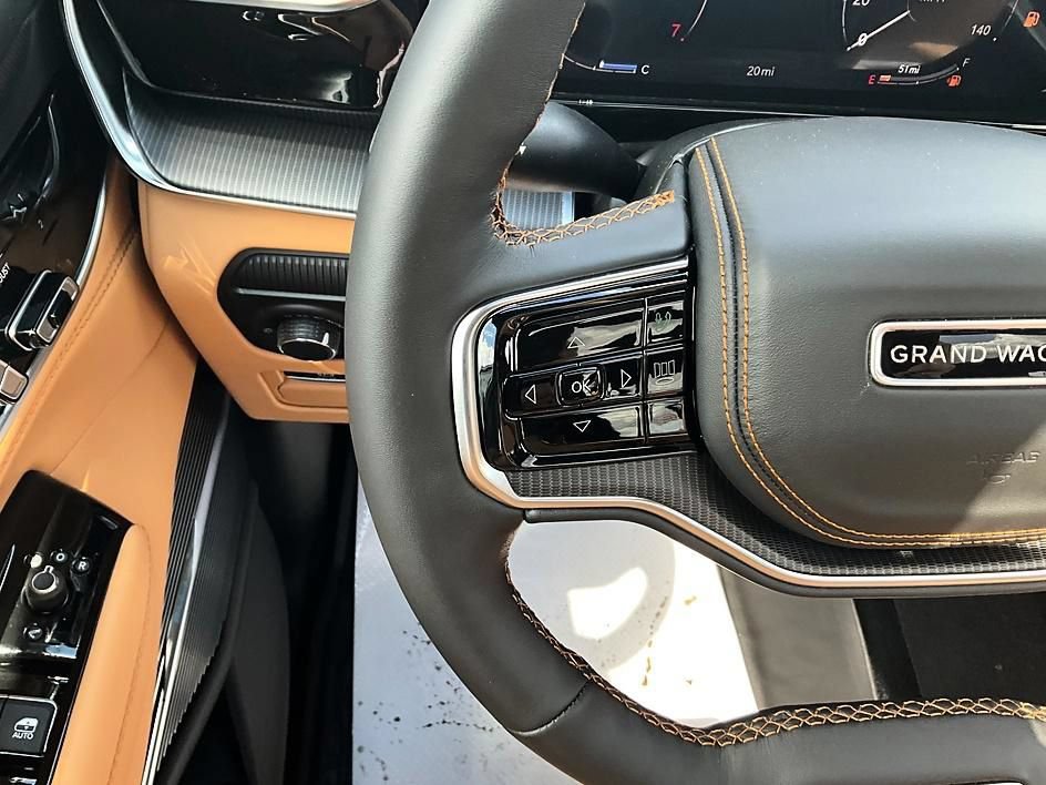 New 2026 Jeep Grand Wagoneer L Summit AWD/4WD image 36