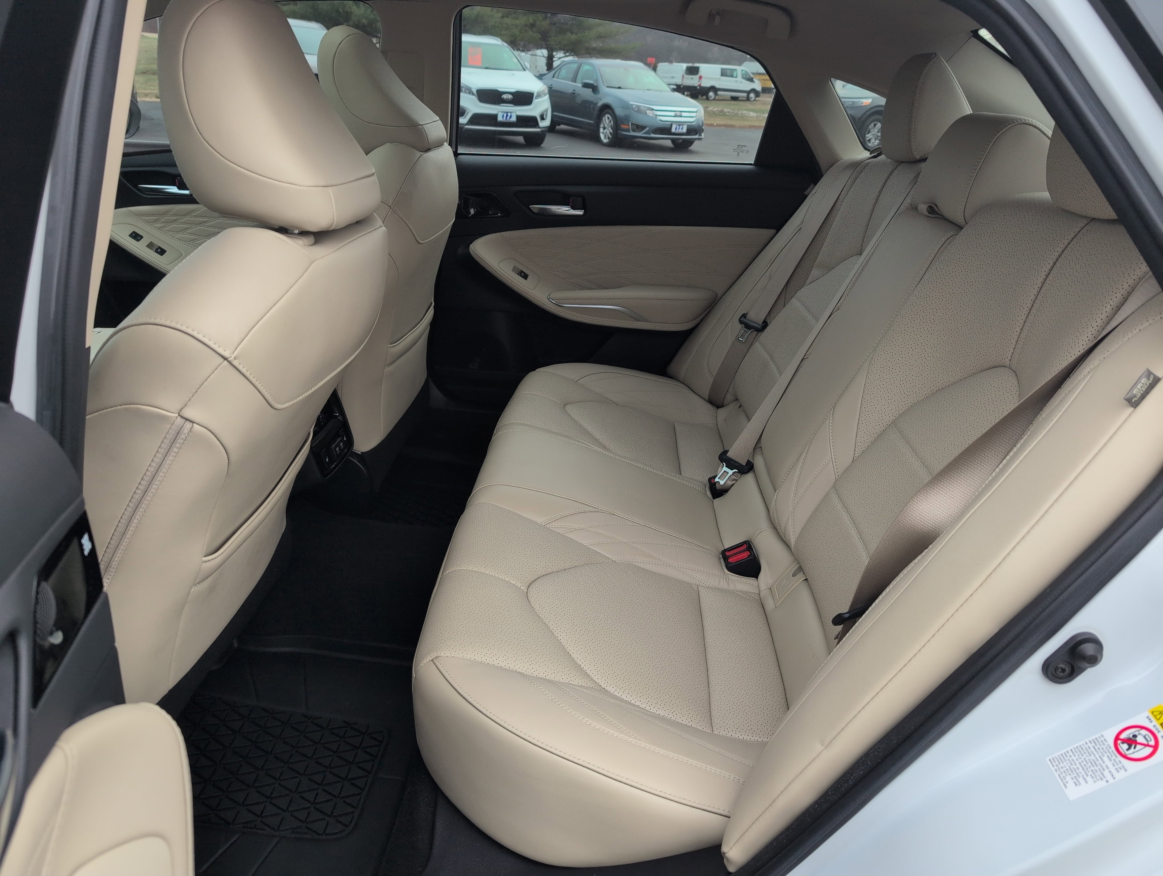 Used 2019 Toyota Avalon Limited image 37