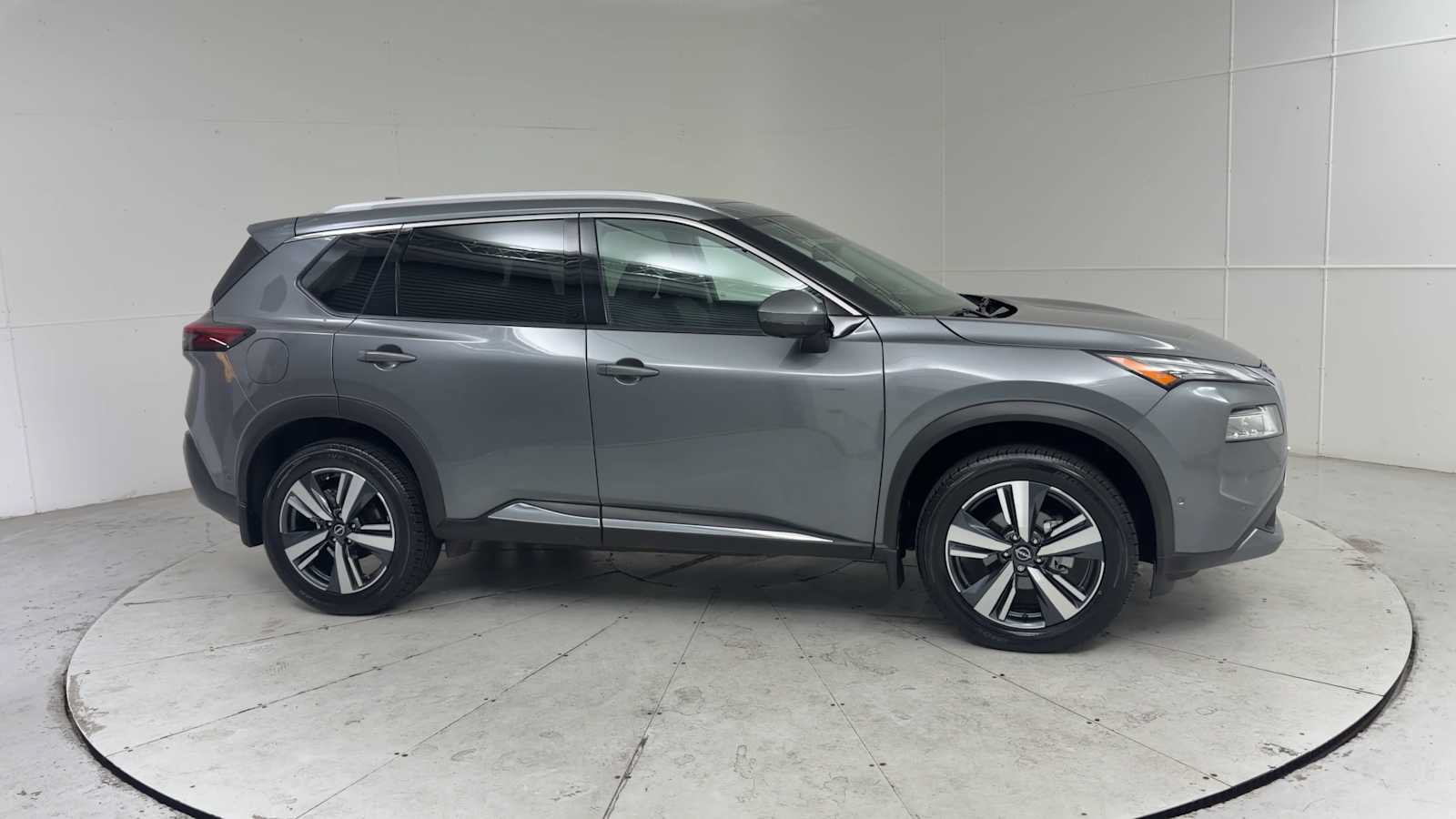 Used 2023 Nissan Rogue SL w/ SL Premium Package AWD/4WD image 9