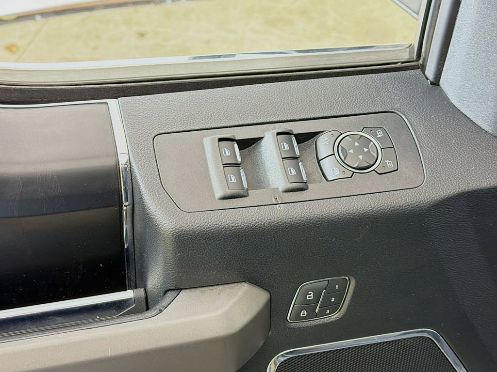 Used 2020 Ford F150 Platinum w/ Equipment Group 701A Luxury image 30