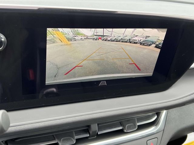 Used 2025 Buick Envista Preferred w/ Convenience I Package image 23