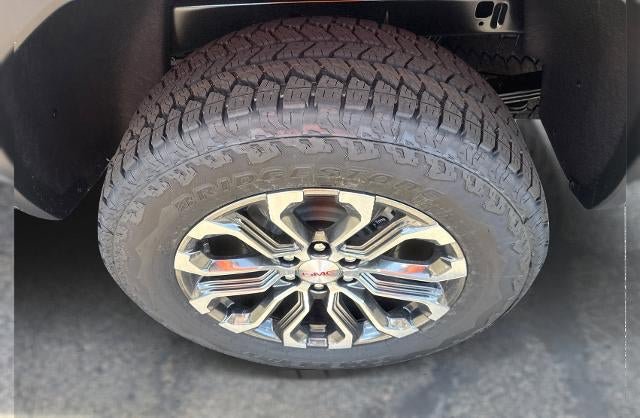 New 2026 GMC Canyon Denali AWD/4WD image 9