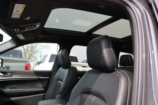 New 2026 Jeep Grand Cherokee Limited image 27