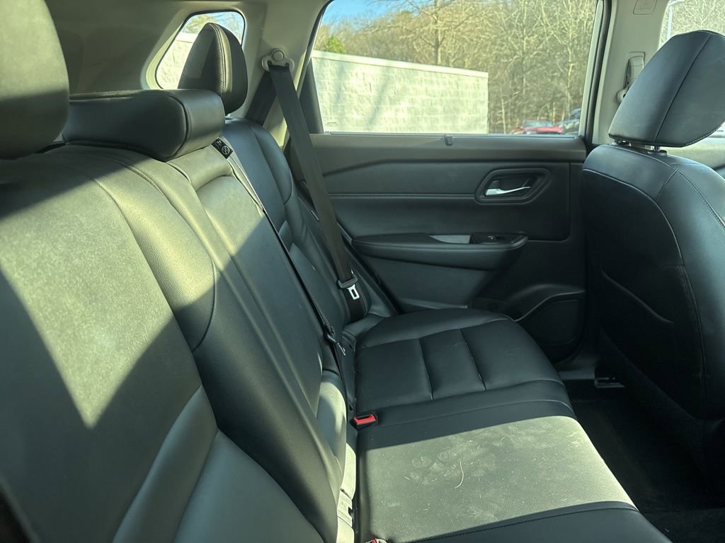 Used 2022 Nissan Rogue SL w/ SL Premium Package image 12