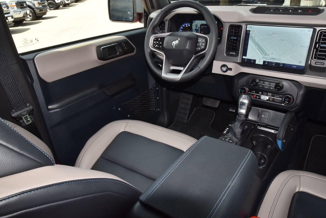 Certified 2024 Ford Bronco Wildtrak AWD/4WD image 15