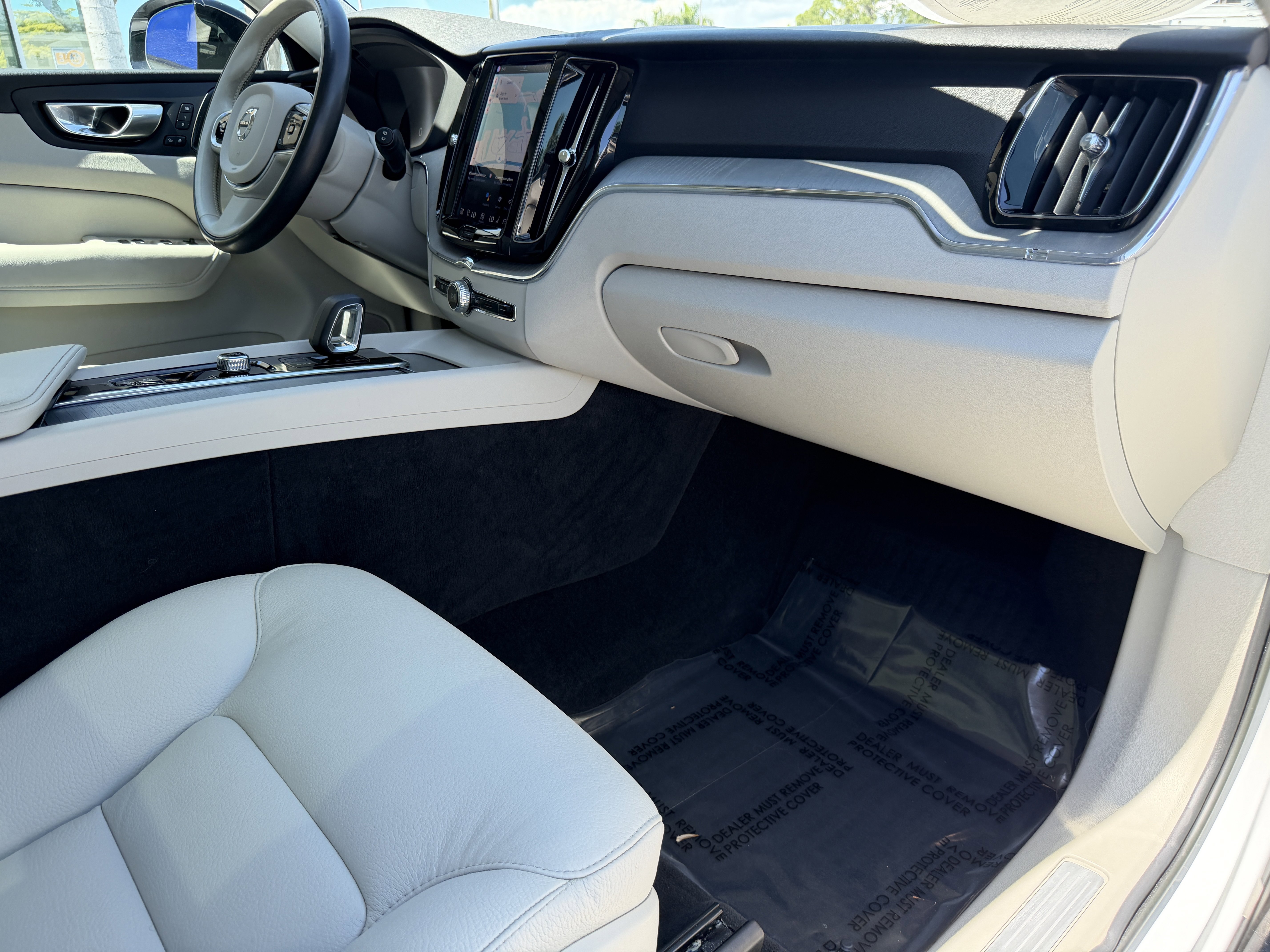 Certified 2023 Volvo XC60 B5 Plus w/ Climate Package FWD image 12