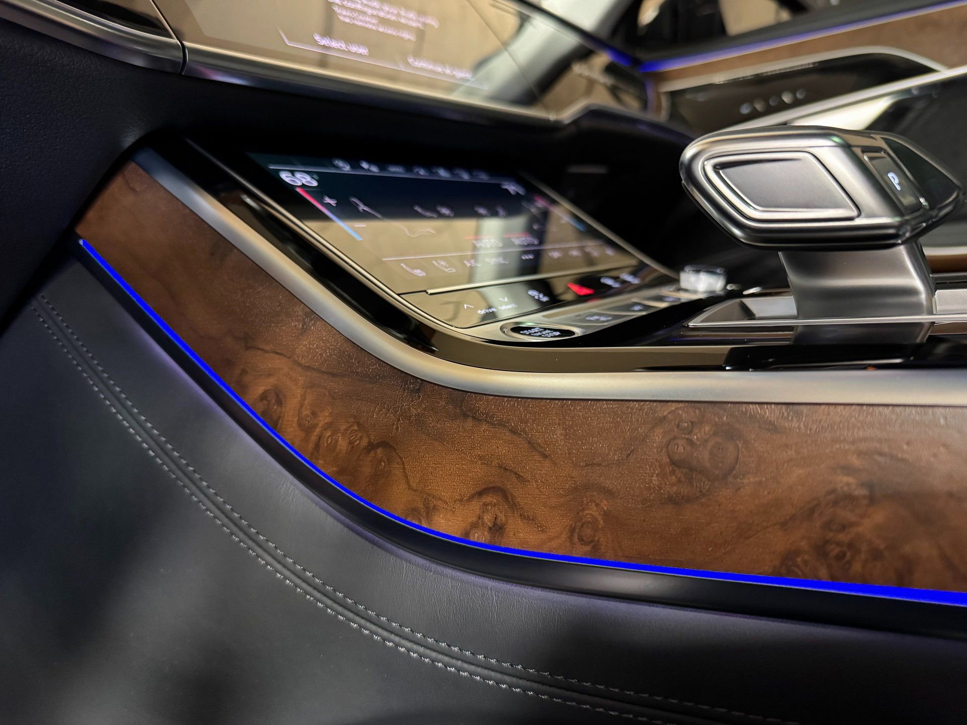 Used 2023 Audi A8 L 3.0T w/ Luxury Package image 40