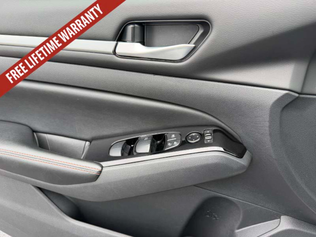 Used 2024 Nissan Altima 2.5 SR FWD image 19