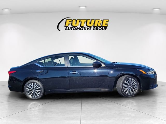 Certified 2024 Nissan Altima 2.5 SV image 3