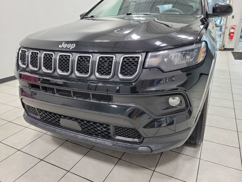 Used 2023 Jeep Compass Latitude AWD/4WD image 23