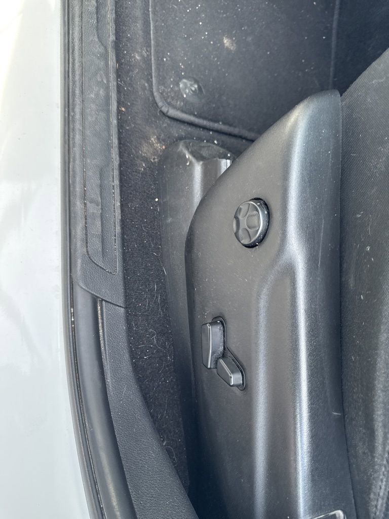 Used 2019 Jeep Grand Cherokee Altitude RWD image 5