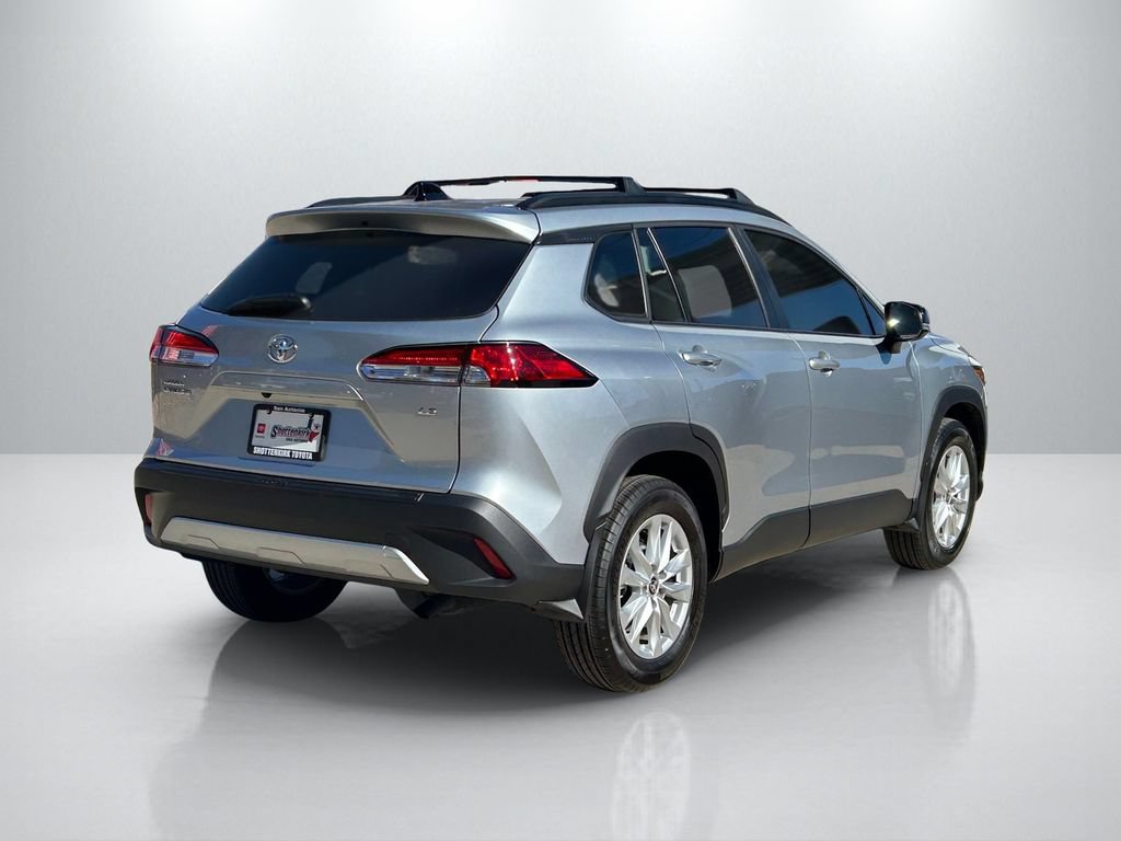 New 2025 Toyota Corolla Cross LE w/ Moonroof Package FWD image 5