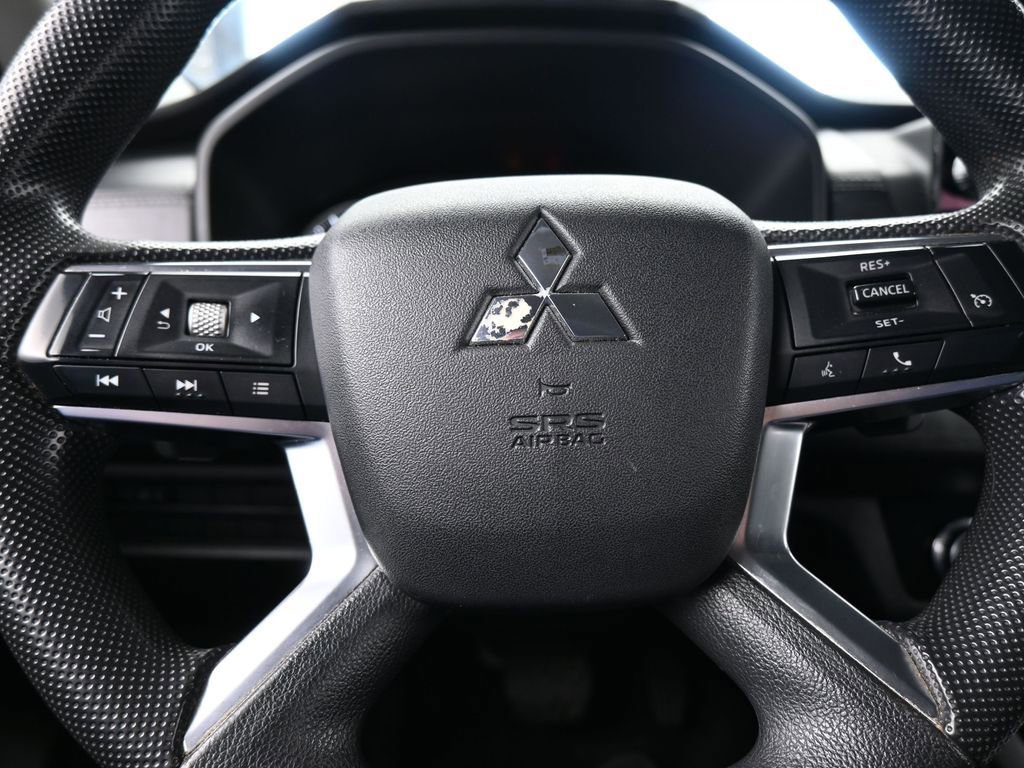 Used 2022 Mitsubishi Outlander ES image 27