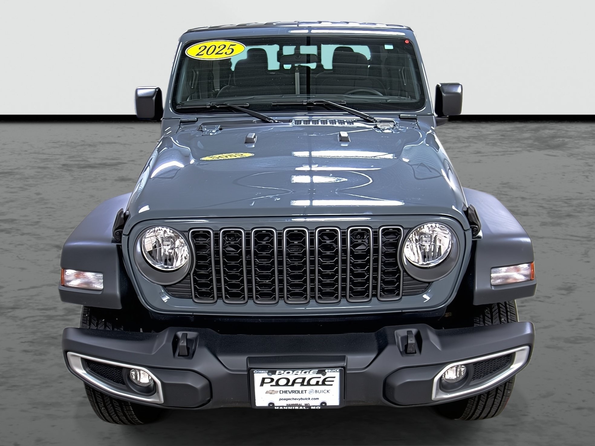 Used 2025 Jeep Gladiator Sport AWD/4WD image 6