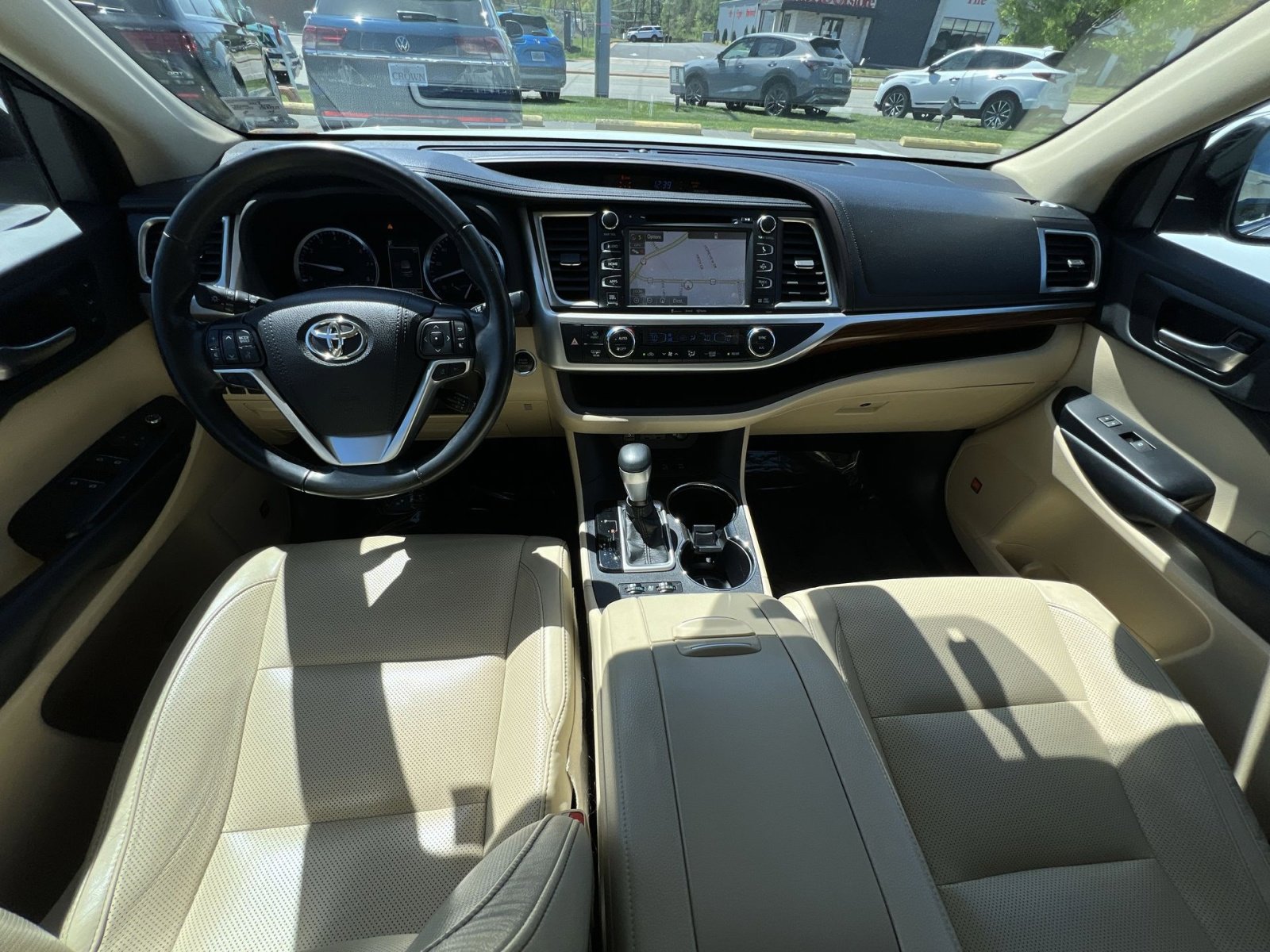 Used 2019 Toyota Highlander Limited Platinum image 24
