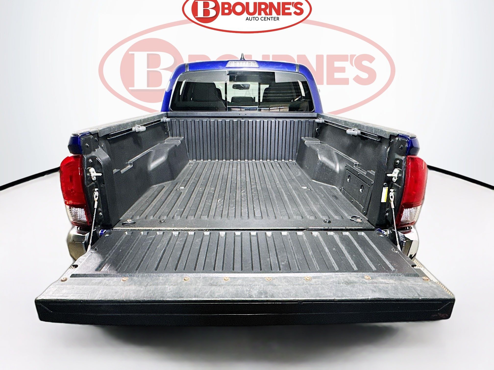 Used 2023 Toyota Tacoma SR5 AWD/4WD image 24