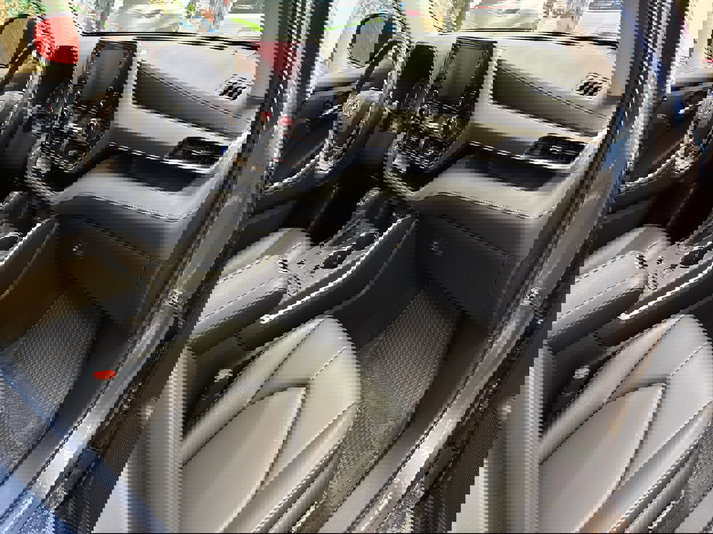 Used 2022 Toyota Highlander XLE image 18