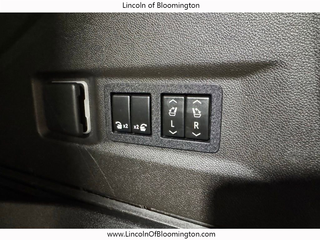 Used 2021 Chevrolet Tahoe Z71 w/ Z71 Off-Road Package image 30