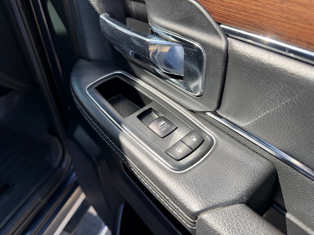 Used 2014 RAM 1500 Laramie w/ Convenience Group AWD/4WD image 27