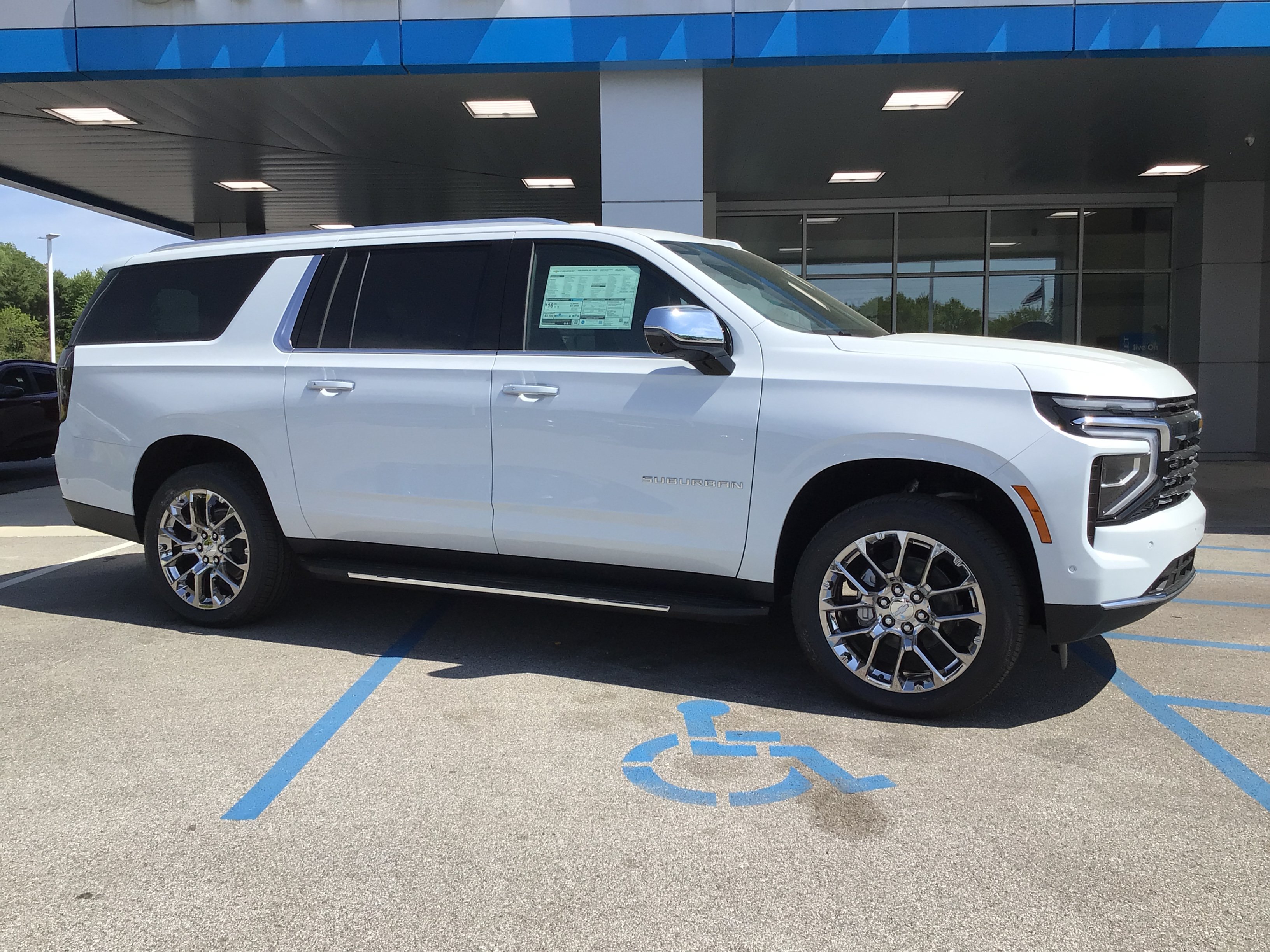 New 2026 Chevrolet Suburban Premier AWD/4WD image 4