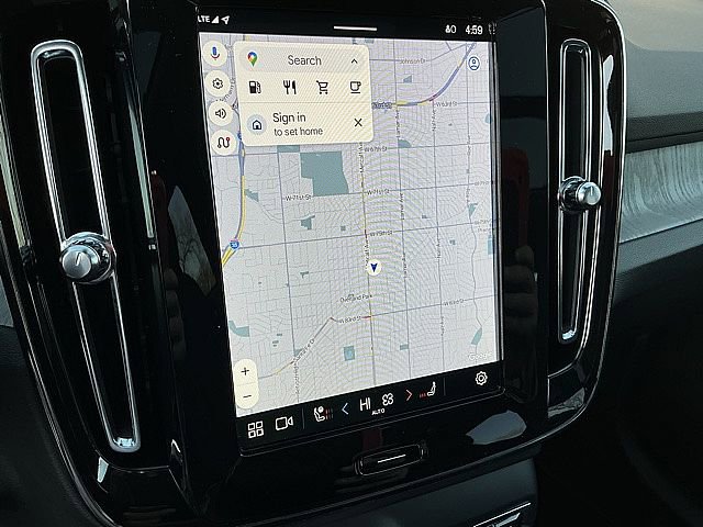 Certified 2025 Volvo XC40 B5 Core image 26