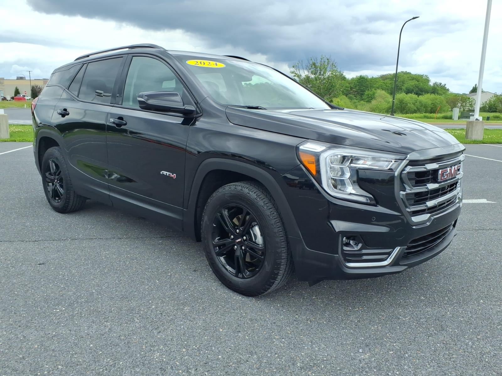 Certified 2024 GMC Terrain AT4 w/ Infotainment Package II AWD/4WD image 3