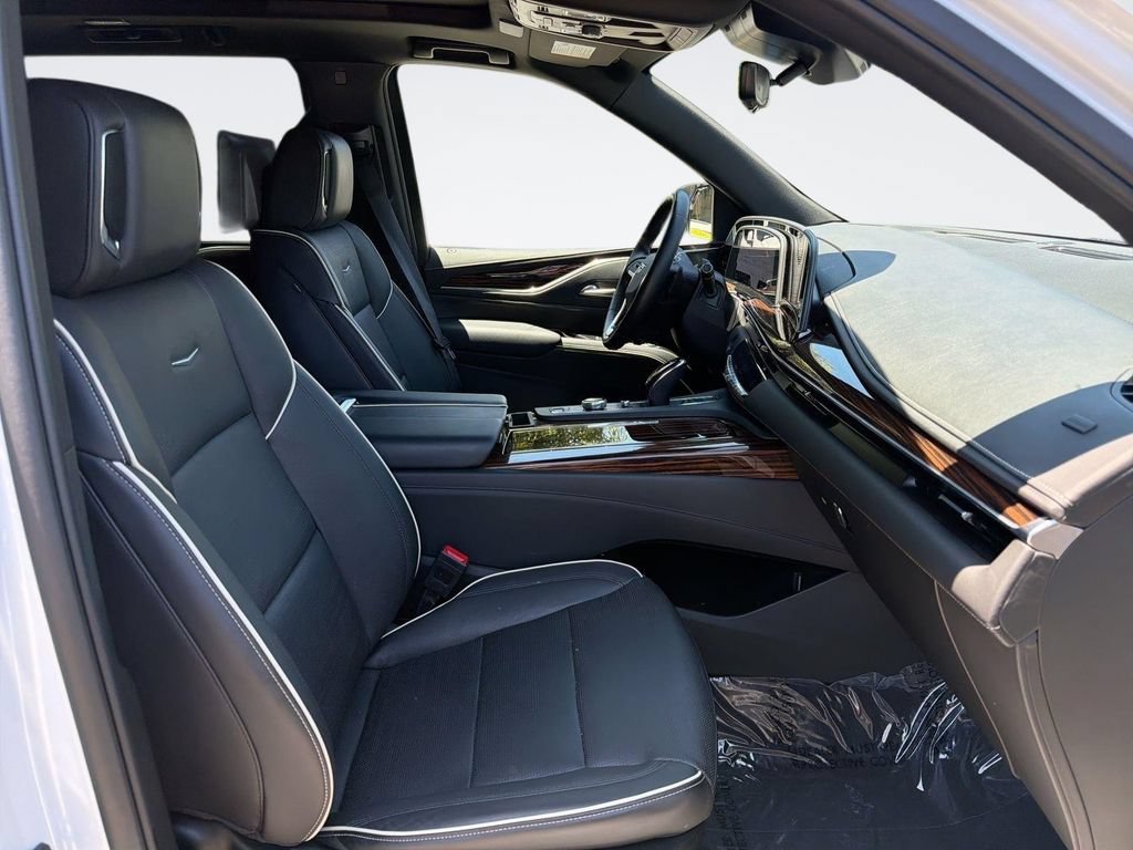 Certified 2023 Cadillac Escalade ESV Premium Luxury AWD/4WD image 35
