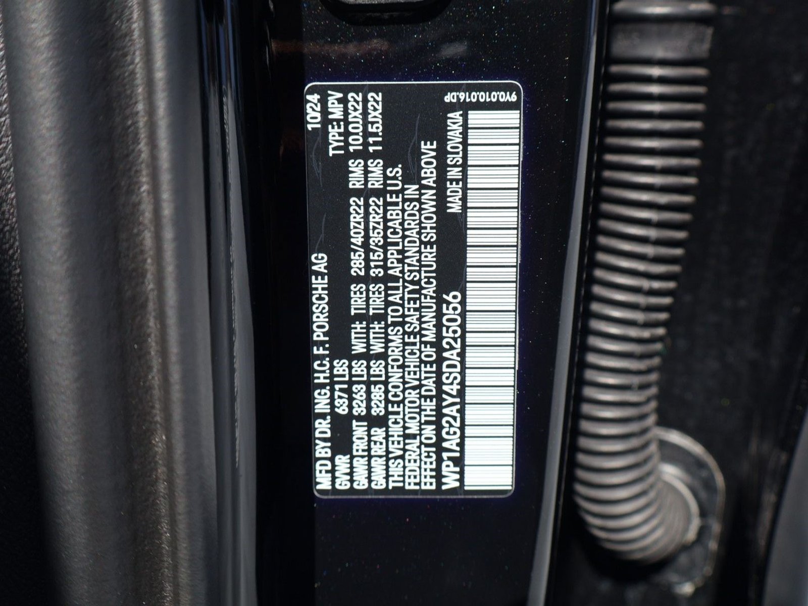 Certified 2025 Porsche Cayenne GTS AWD/4WD image 29
