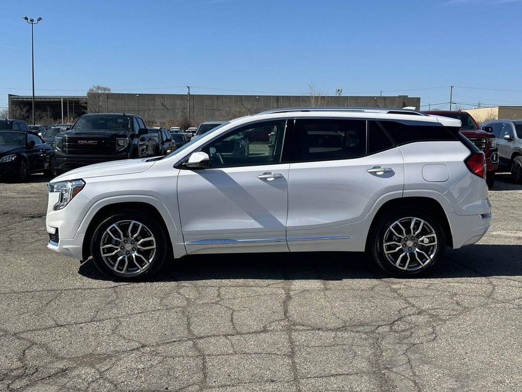 Certified 2024 GMC Terrain Denali w/ Denali Premium Package image 2